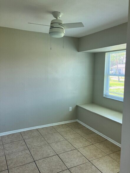 Building Photo - 5774 Gallatin Ln