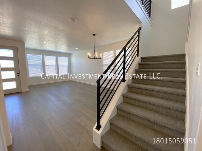 Building Photo - 11541 Engelmann Dr