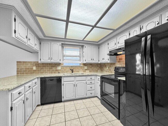 Building Photo - 2422 Ripple Creek Ln