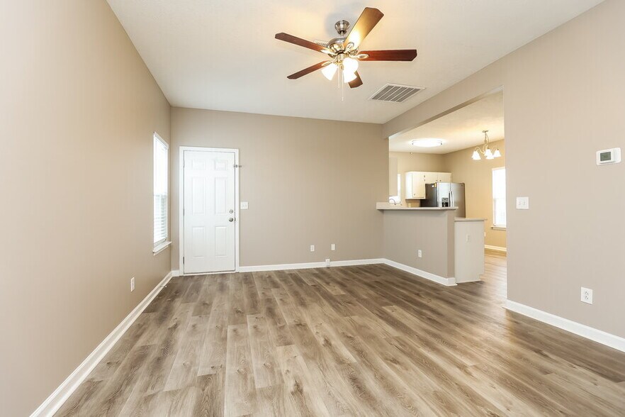 Building Photo - 2744 Pepperdine Dr