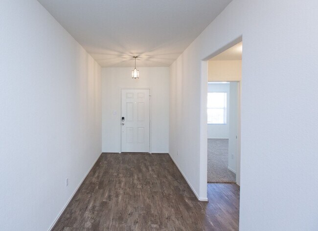 Building Photo - 1003 Honey Locust Wy