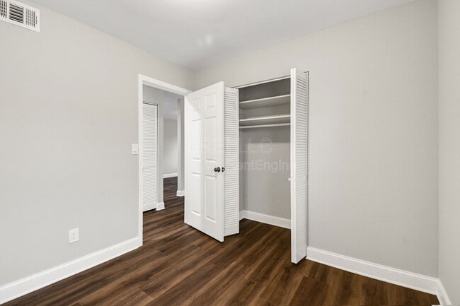 Building Photo - 10501 Millers Ln