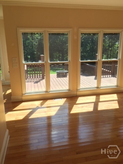 Building Photo - 1150 Lavista Rd