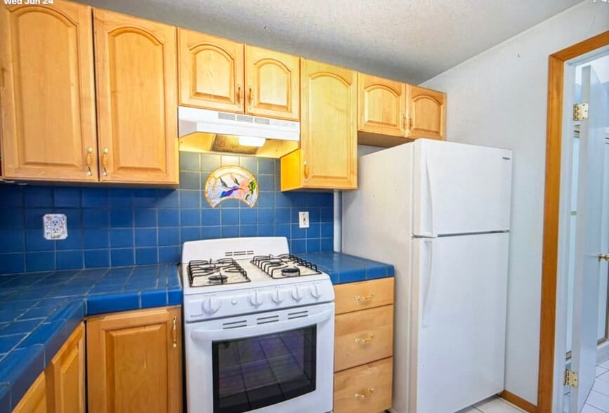 Building Photo - 542 Cottage Ln