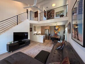 Building Photo - 1911 Albury Cove