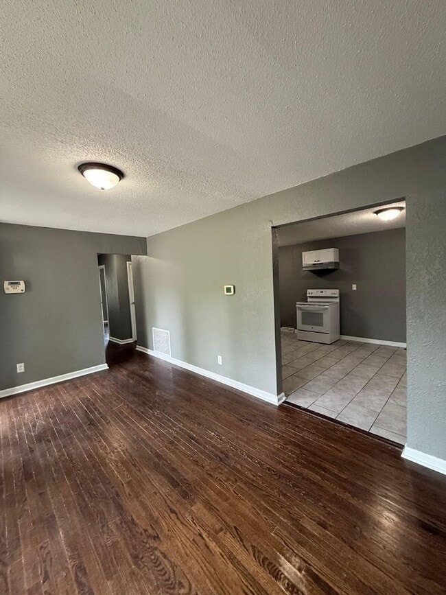 Building Photo - 4 bedroom 1 bathroom spacious property. Beautiful home section 8 ready. If you would like to view...