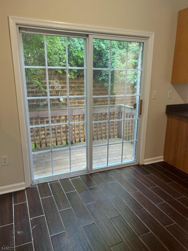 Building Photo - 310 Winding Hill Dr
