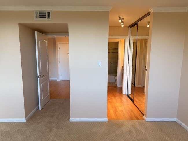 Building Photo - 200 Elm St