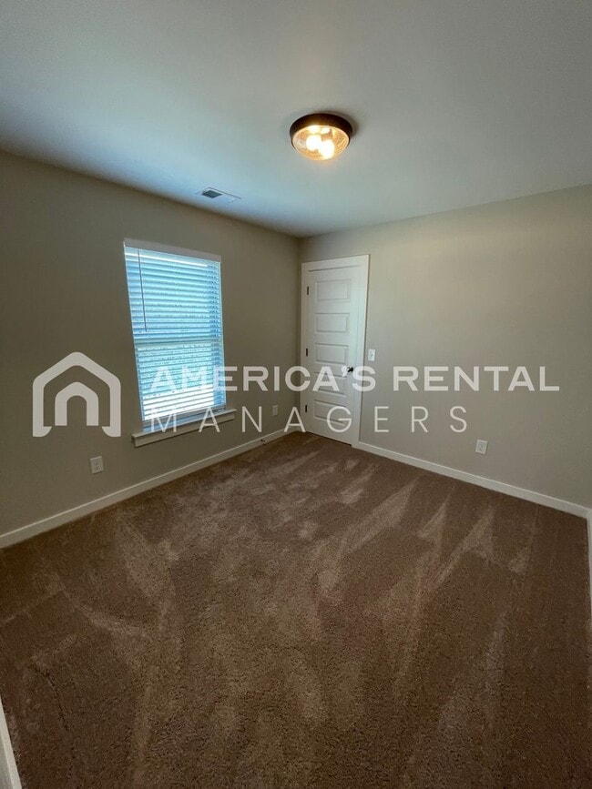 Building Photo - Home for Rent in Calera, AL!!! View with 48 Hours Notice!