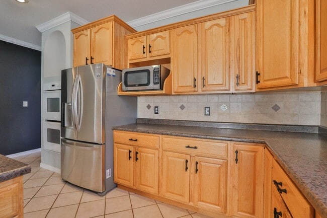 Building Photo - 3 Bedroom, 2 Bath House in Edwardsville