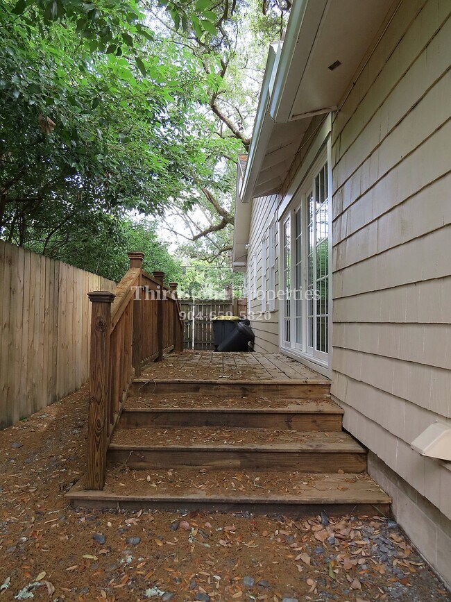 Building Photo - 3944 Herschel St