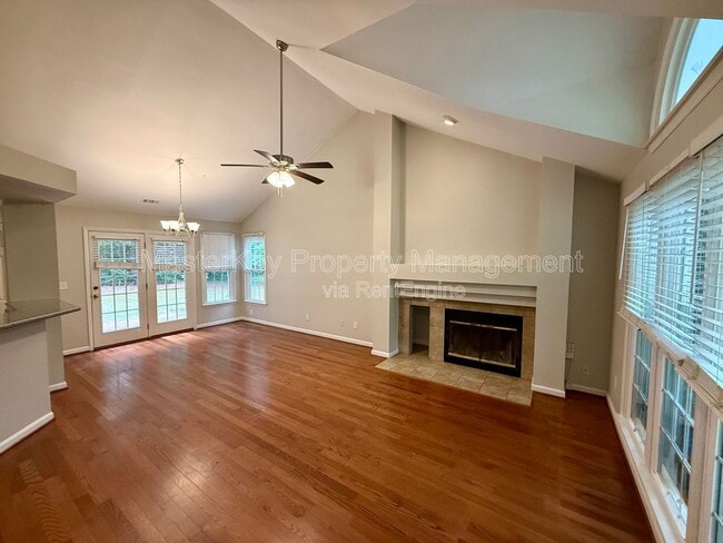 Building Photo - 103 Miramar Ct