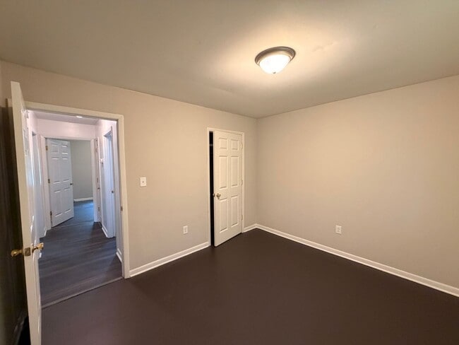 Building Photo - 1706 Minerva Dr