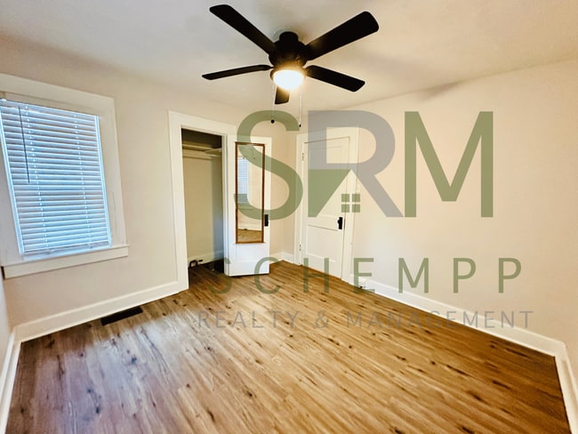 Building Photo - Remodeled 1 bedroom duplex with off street parking near Iroquois Park!