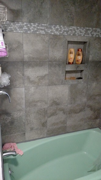 New bathroom 2 - 194 11th Ave