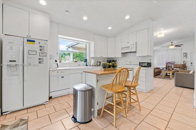 Building Photo - 2650 Scott St