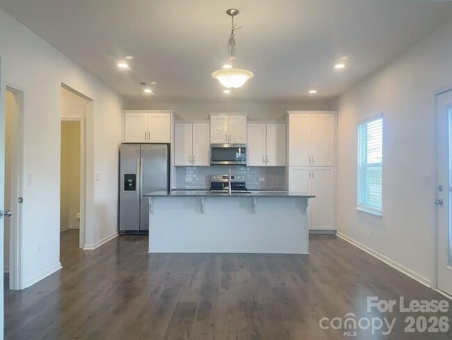 Building Photo - 5006 Beacon Ave