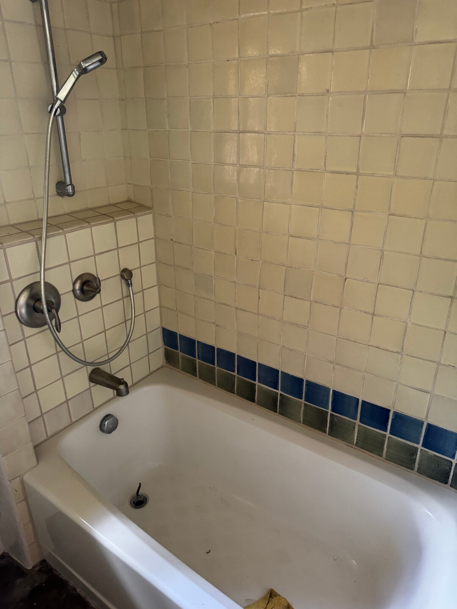 Master bath - 1706 W Alameda St