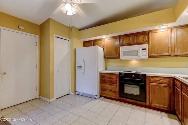 Building Photo - 3476 Raymur Villa Dr