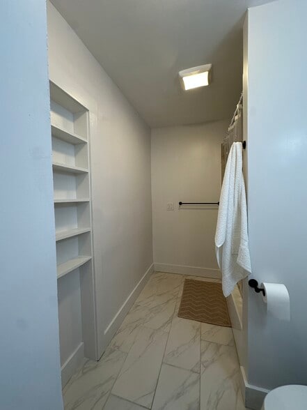 Building Photo - 12 Margerie St