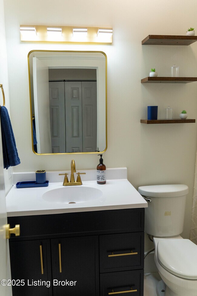 Building Photo - 1135 S 1st St