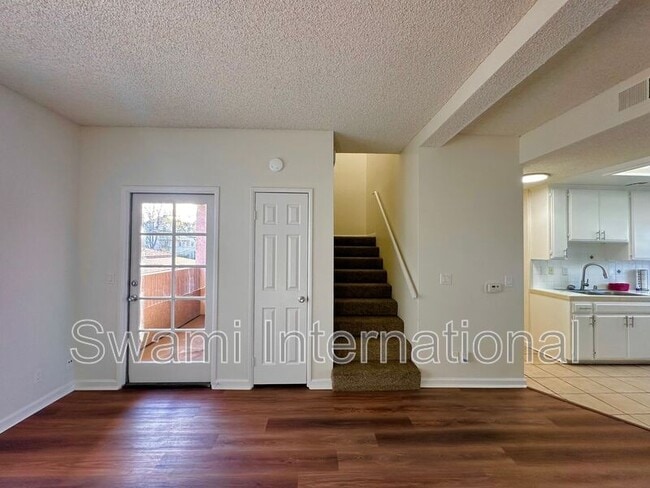 Building Photo - 14620 Berendo Ave