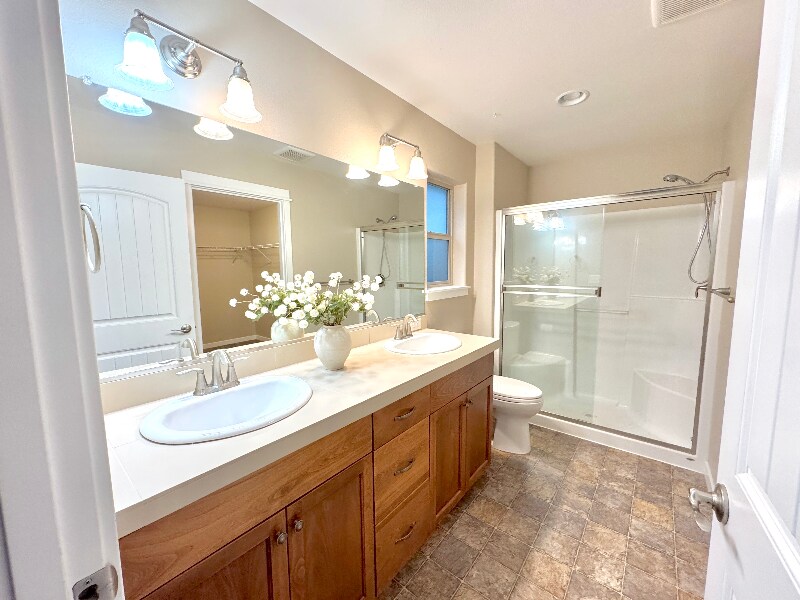 Building Photo - 5021 NE 29th Ave