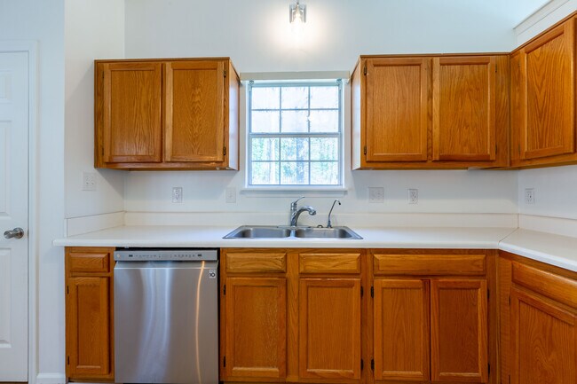 Building Photo - 304 Holly Pines Ct