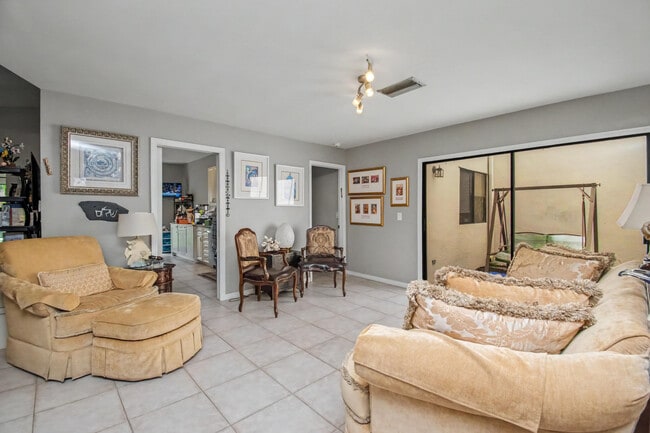 Building Photo - 7678 Solimar Cir
