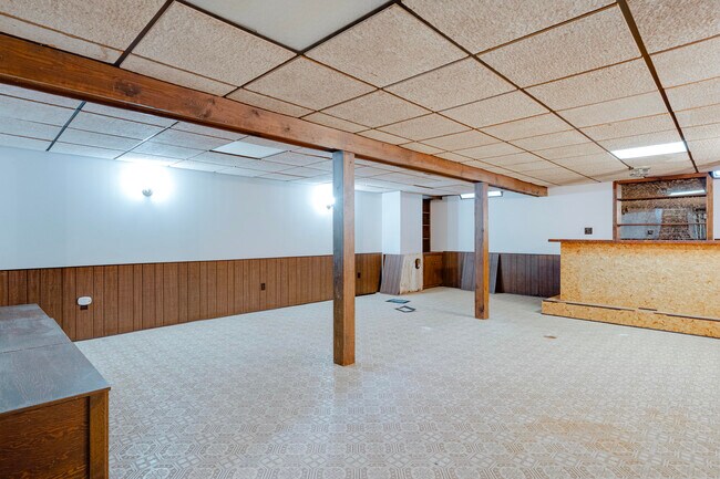 Building Photo - 5806 Wedgewood Rd