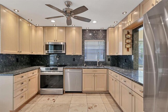Building Photo - 4949 Village Garden Dr