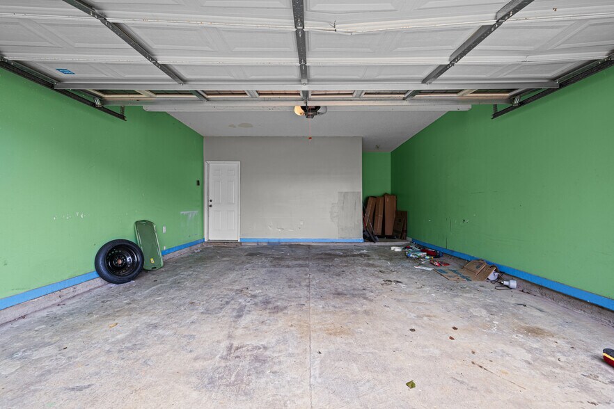 Building Photo - 3903 Caprice Dr