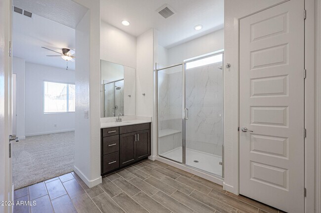 Building Photo - 7606 W Jackrabbit Ln