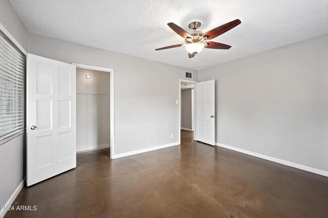 Building Photo - 4009 N 13th Ave