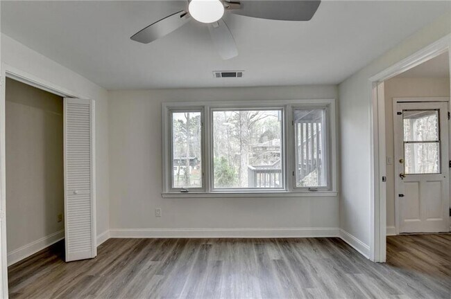 Building Photo - 3914 Granger Dr