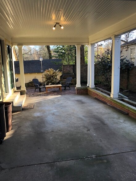 Carport - 1623 Ivy St