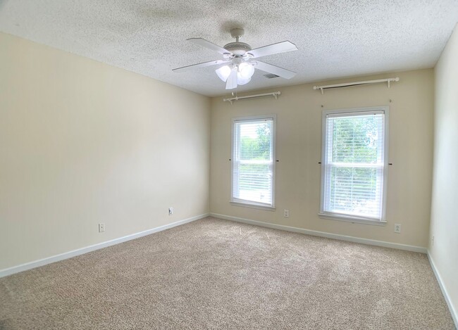 Building Photo - 141 Lyme Dr