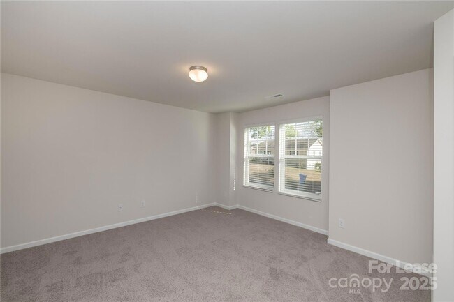 Building Photo - 148 S Bell Ave