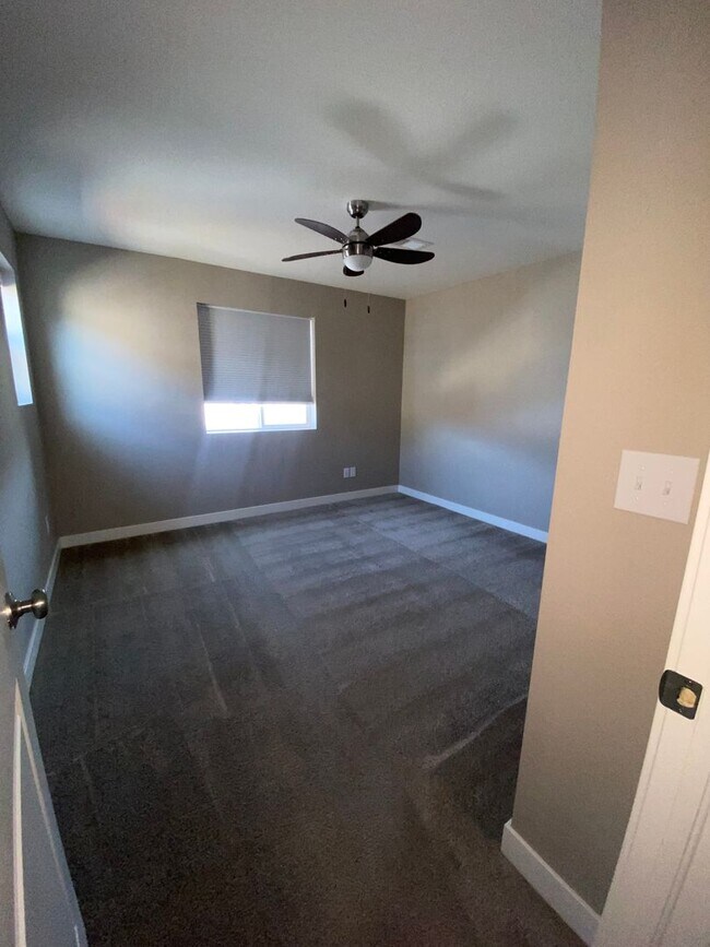 Building Photo - Special Offer: 2 Weeks Free Rent if rented...