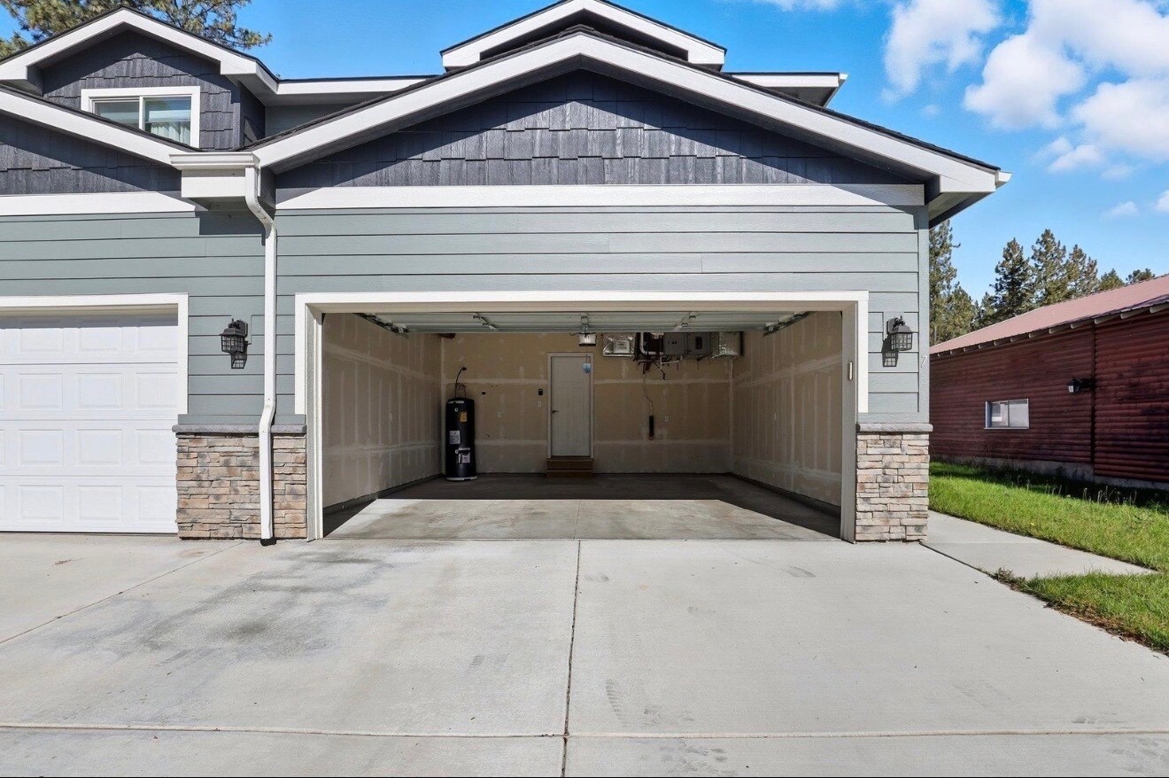 Building Photo - 7 E Chatham Ave