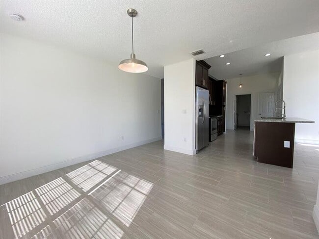 Building Photo - 14712 Madonna Lily Ct
