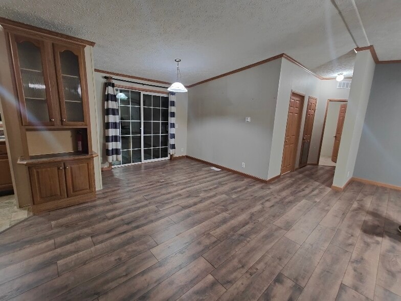 Building Photo - 336 S Moore School Rd