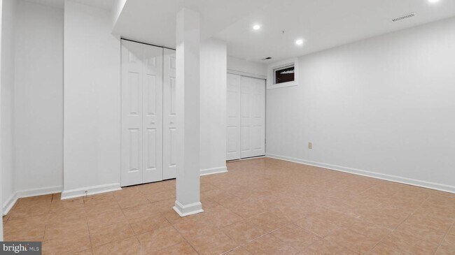 Building Photo - 2628 Deer Ridge Dr