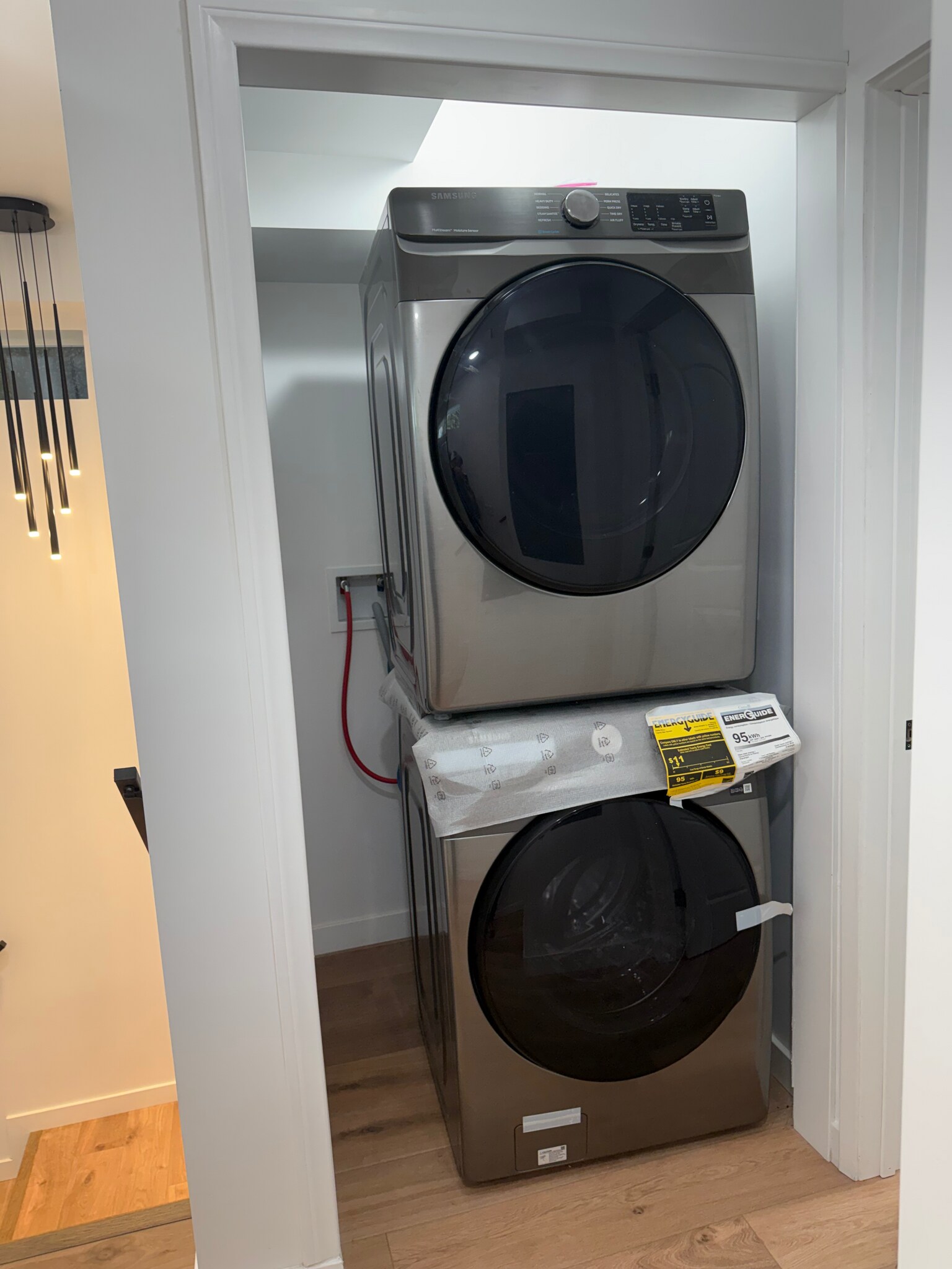 Luandry with washer & drier - 4253 Raynol St