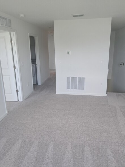 Building Photo - 5906 Kalamata Dr