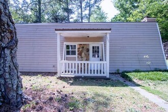 Building Photo - Rustwood