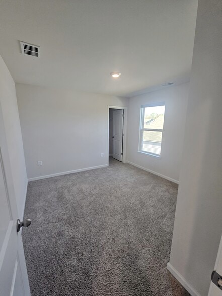 Building Photo - 3131 Fair Ridge Way