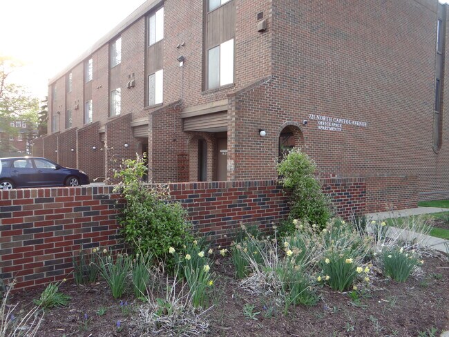 Primary Photo - 721 N Capitol Ave