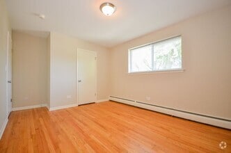 Building Photo - Charming 2-Bed, 1-Bath Apartment in the He...