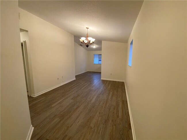 Building Photo - 970 NE 34th Ave